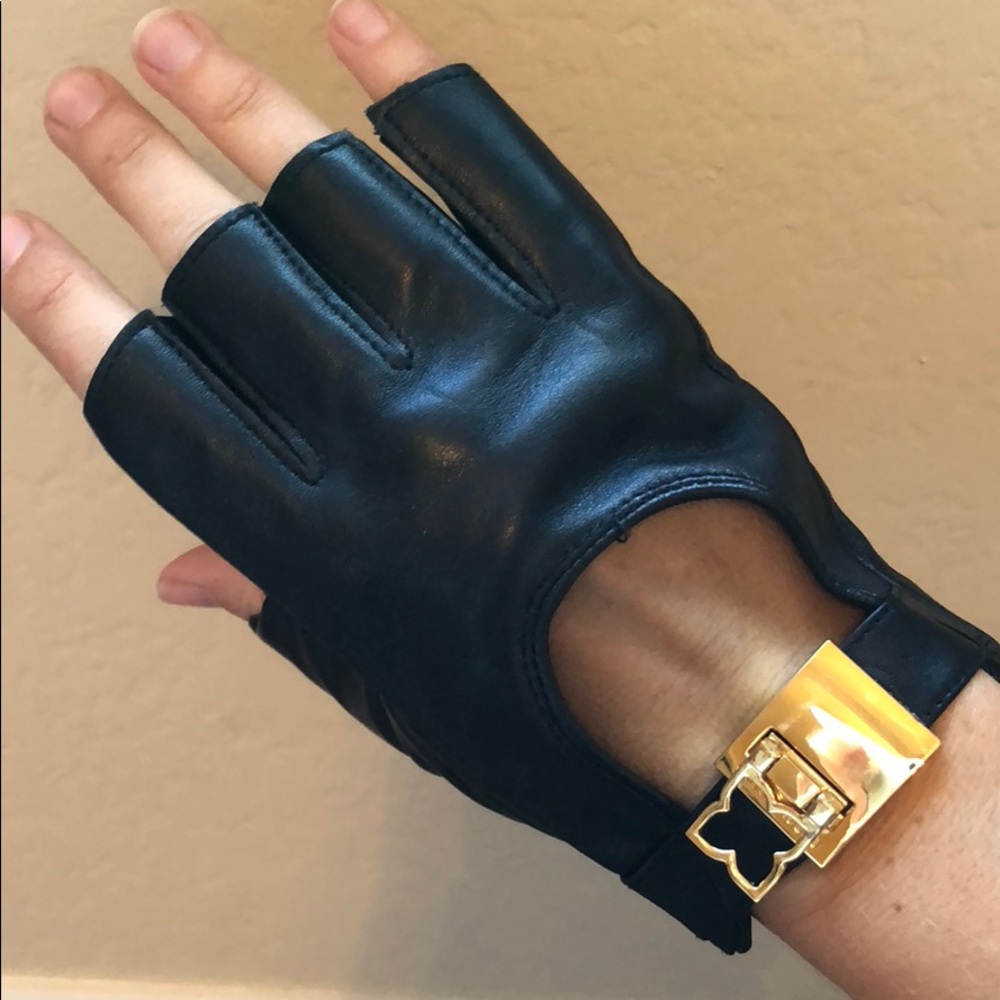 Black leather fingerless gloves